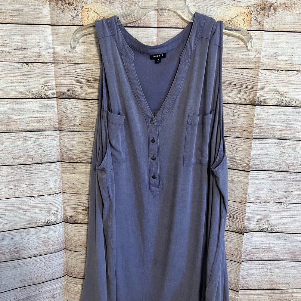 Torrid size 4 tanks